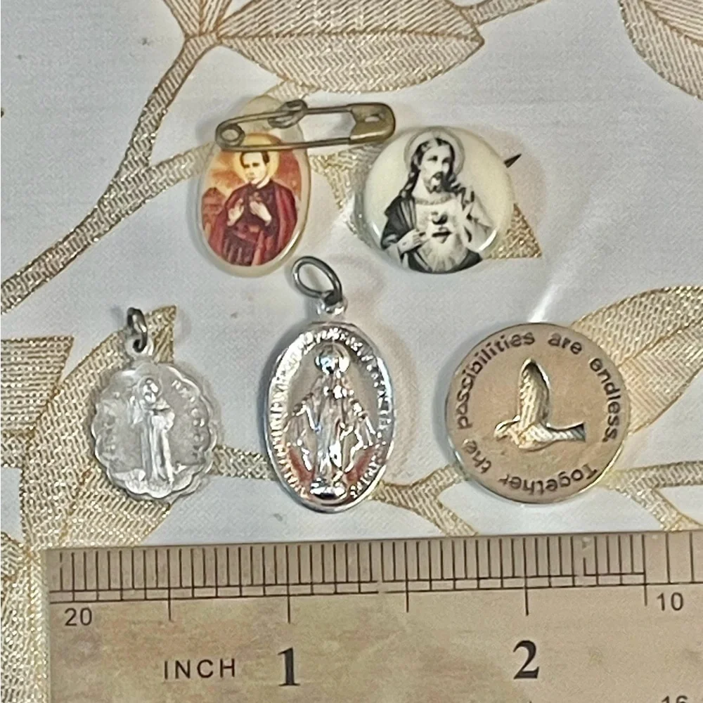 VTG Lot Of 5 Religious Christian’s Medals Pendant Catholic saints #1